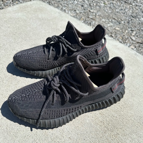Adidas Yeezy Boost 350 V2 - Picture 2 of 4